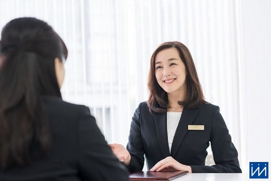 《増員募集！高時給1300円》《未経験でも安心！基本からしっかり教えてもらえます》《年間休日105日＆休みの相談しやすい職場》《英語が話せなくてもOK◎スマホアプリで対応できます》《お客様とのコミュニケーションも含めてやりがいのあるお仕事です♪》